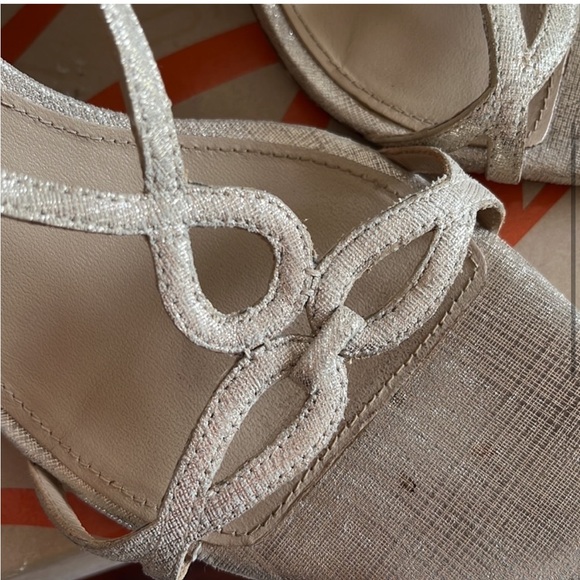 VIA SPIGA Leather Strappy Dress Sandals Platinum Gold Sz 8 - Picture 3 of 9